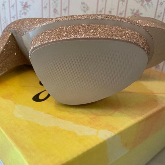 Go Max Adala Women's Size 7 Gold Sparkly Glitter Platform Pumps 5” Heels NEW - Picture 7 of 14